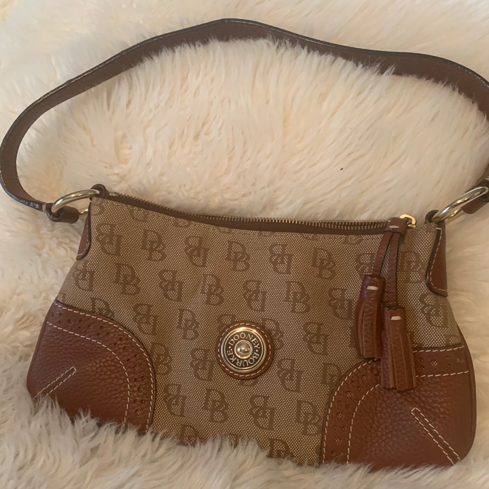 Brown Dooney & Bourke Pochette